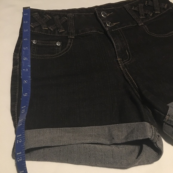 Alissa’s Jeans Highrise Cuff Stretch Denim Shorts - Picture 11 of 16